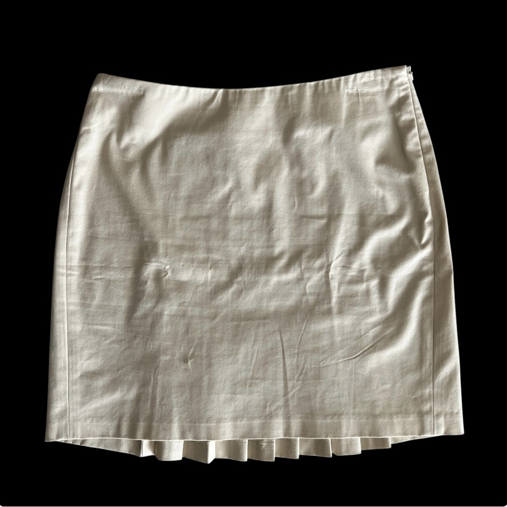 Body by Victoria Cream Straight Mini Skirt with Pleated Back US Women's Size 2